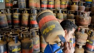 ಇರಾನ್–ಇಸ್ರೇಲ್ ಯುದ್ಧದ ಪರಿಣಾಮ ಬೆಂಗಳೂರಿಗೆ: ವಾಣಿಜ್ಯ LPG ಸಿಲಿಂಡರ್ ಪೂರೈಕೆ ದಿಢೀರ್ ನಿಲುಗಡೆ, ಹೋಟೆಲ್ ಉದ್ಯಮದಲ್ಲಿ ಭಾರಿ ಆತಂಕ